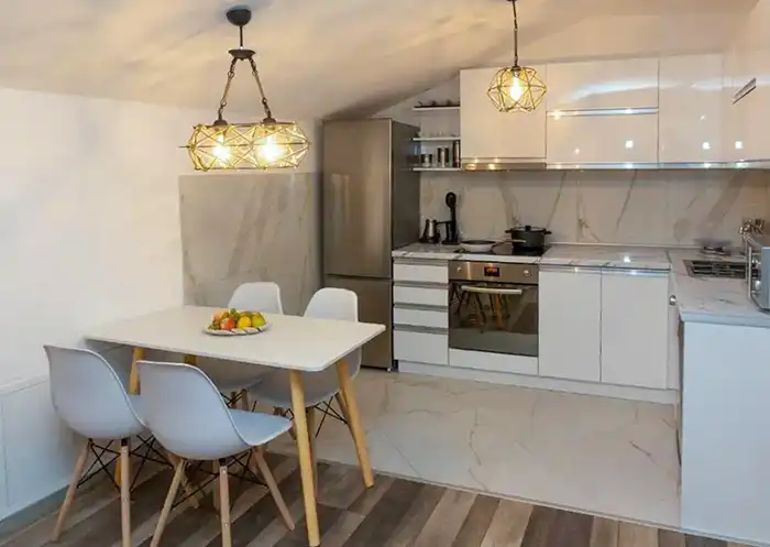 Cozy Modern Apartment thumbnail 6