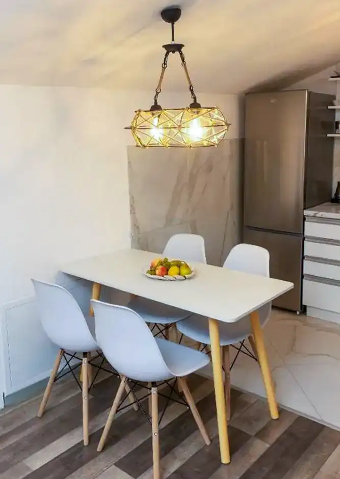 Cozy Modern Apartment thumbnail 7