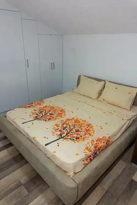 Cozy Modern Apartment thumbnail 8