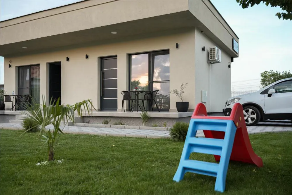 Olive Apartments thumbnail 9