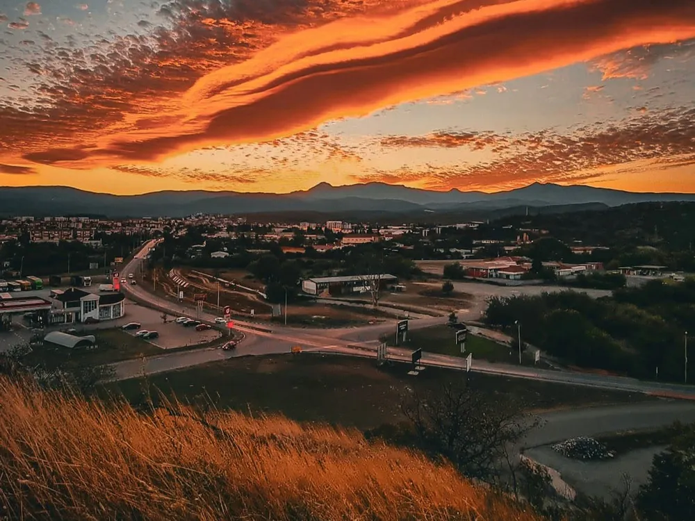 A community that doesn't care which language you speak, but how to understand you