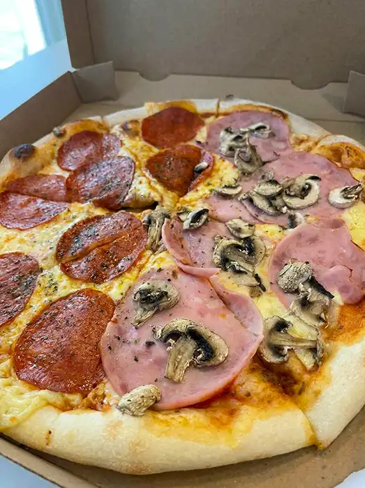 Pizza Capri thumbnail 2